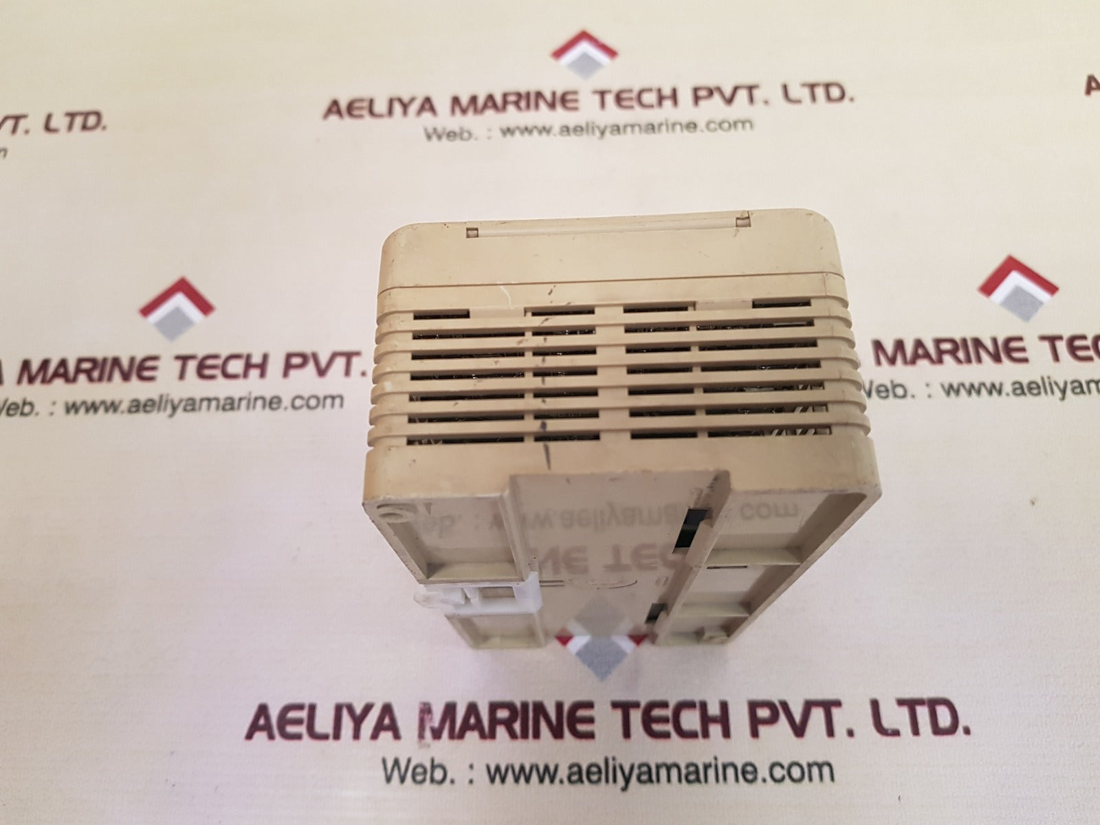 Idec Izumi Micro 3 Fc2A-c24A1 Plc Module 100-240Vac 50/60Hz 30Va