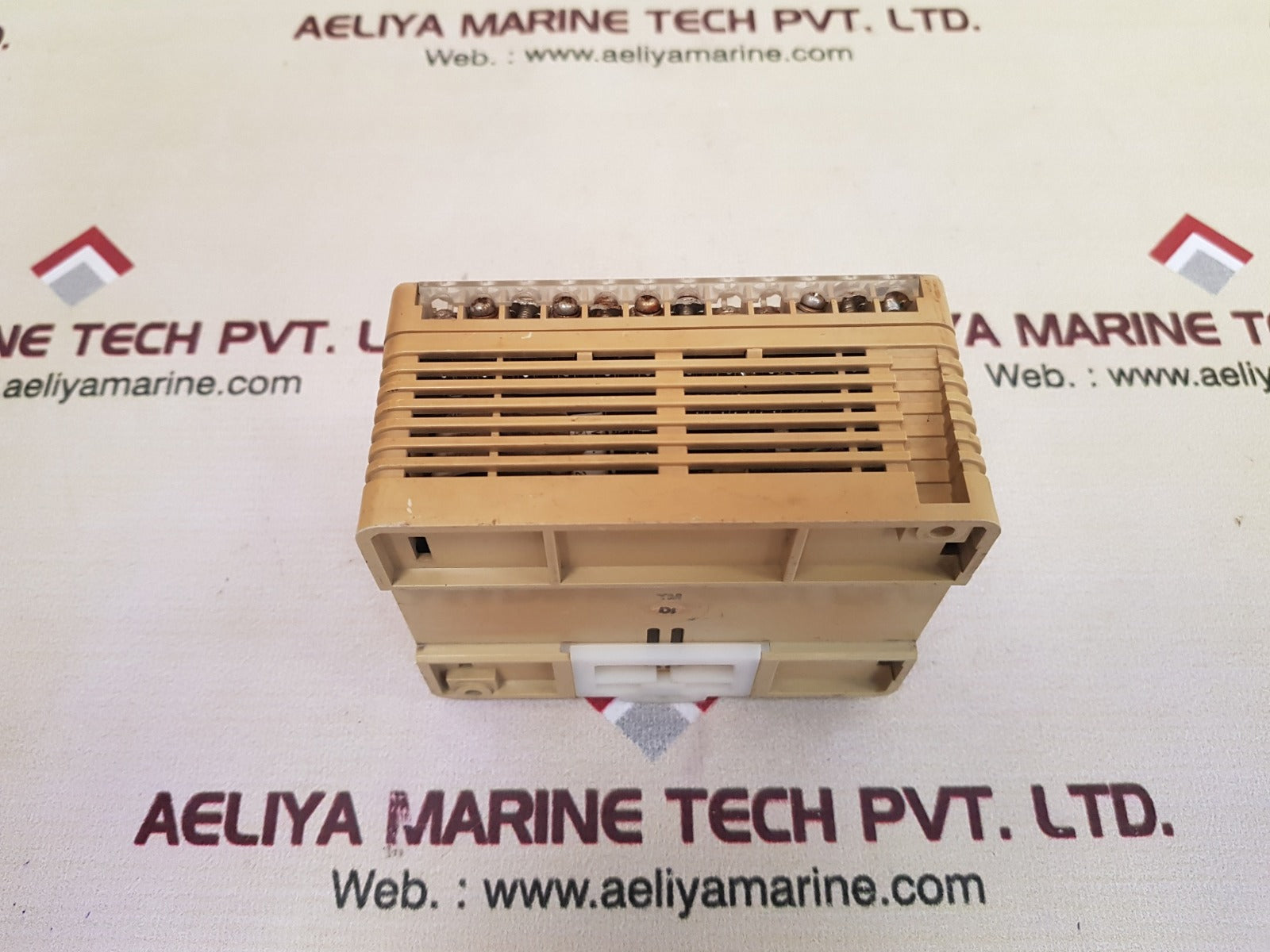 Telemecanique square d tsx07 20 1028 plc controller