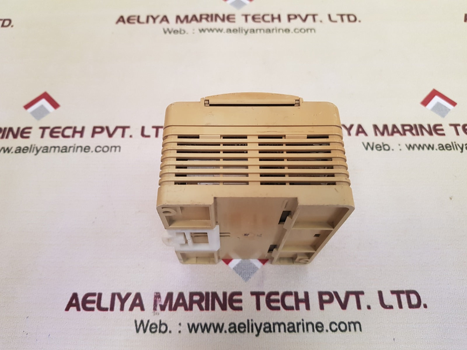 Telemecanique square d tsx07 20 1028 plc controller