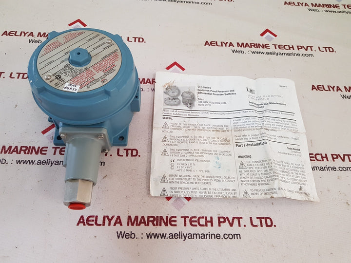 United Electric J120-612 Differential Pressure Switch 125-3000 Psi 15A 480 Vac
