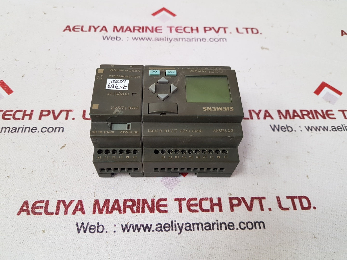 Siemens 6ed1 052-1md00-0ba4 logic module with 6ed1 055-1mb00-0ba1 expansion module