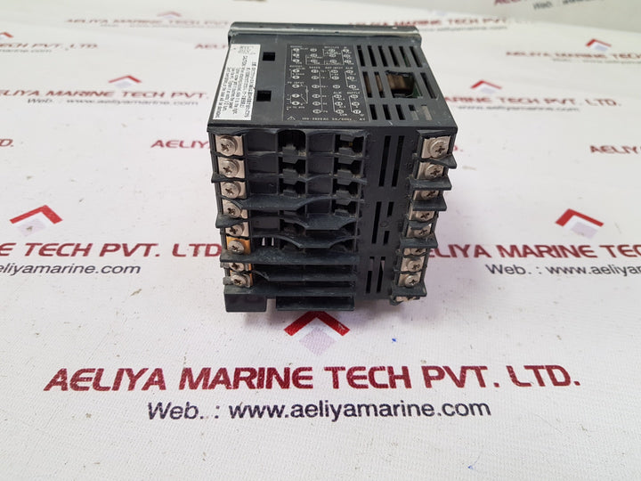 Yokogawa ut37e temperature controller 100-240vac 50/60hz(Body Damage)