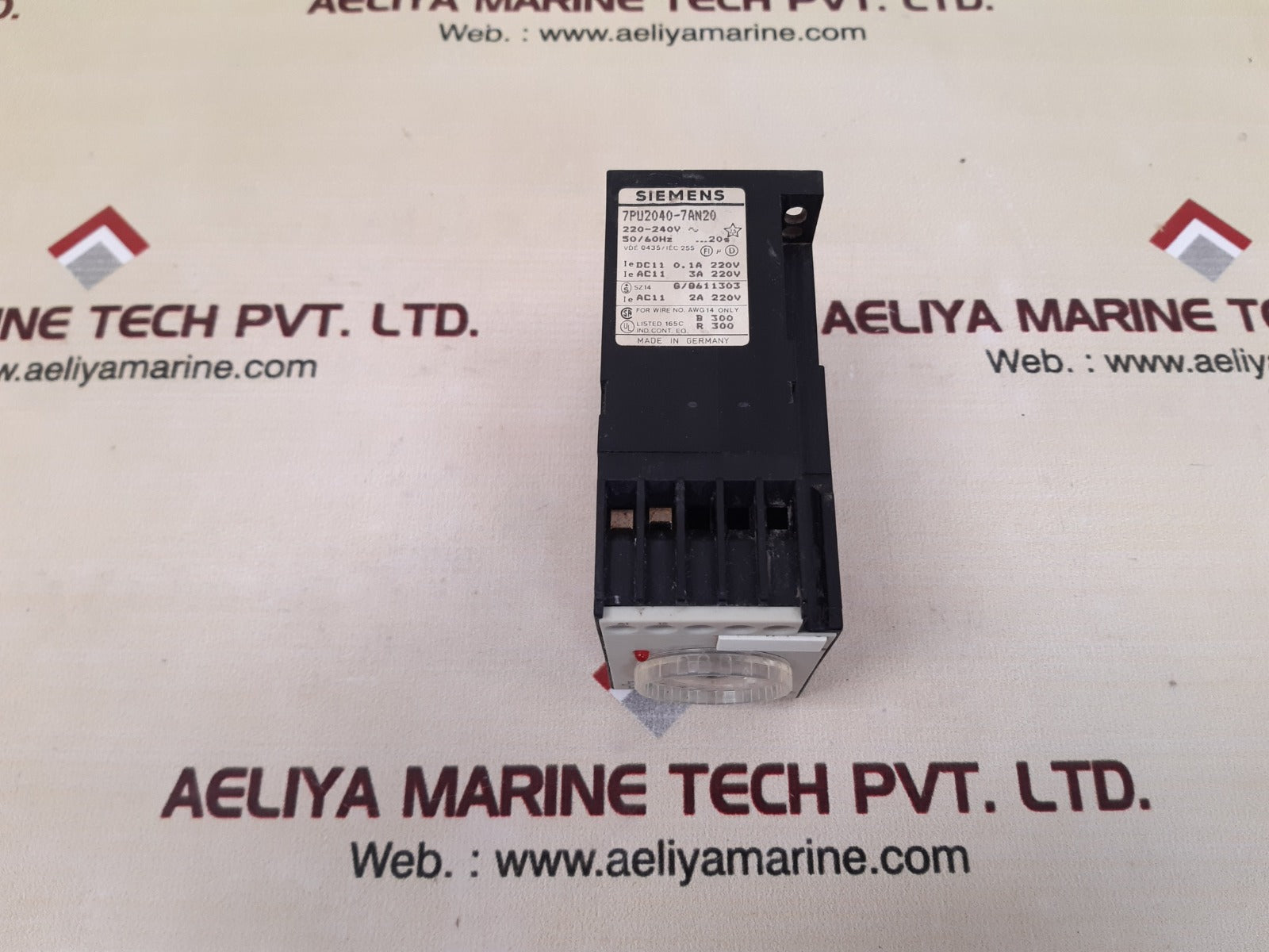 Siemens 7Pu2040-7An20 Time Delay Relay 220-240V