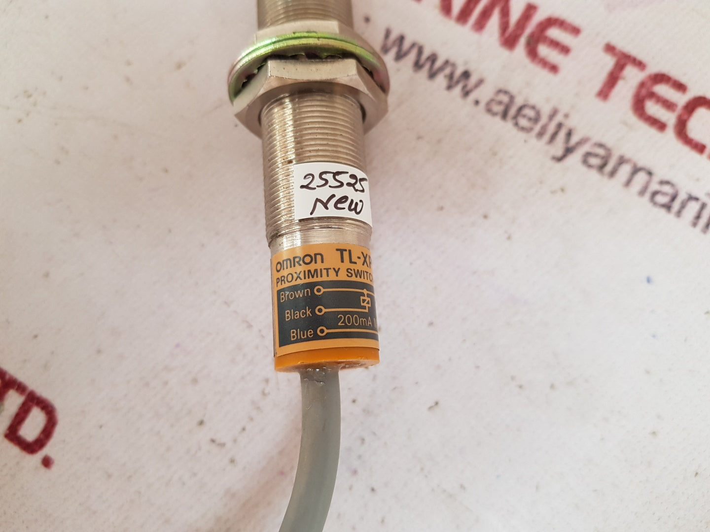Omron tl-xp5 proximity switch
