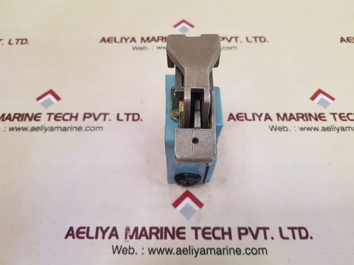 Telemecanique Xy2-ch 112 Limit Switch
