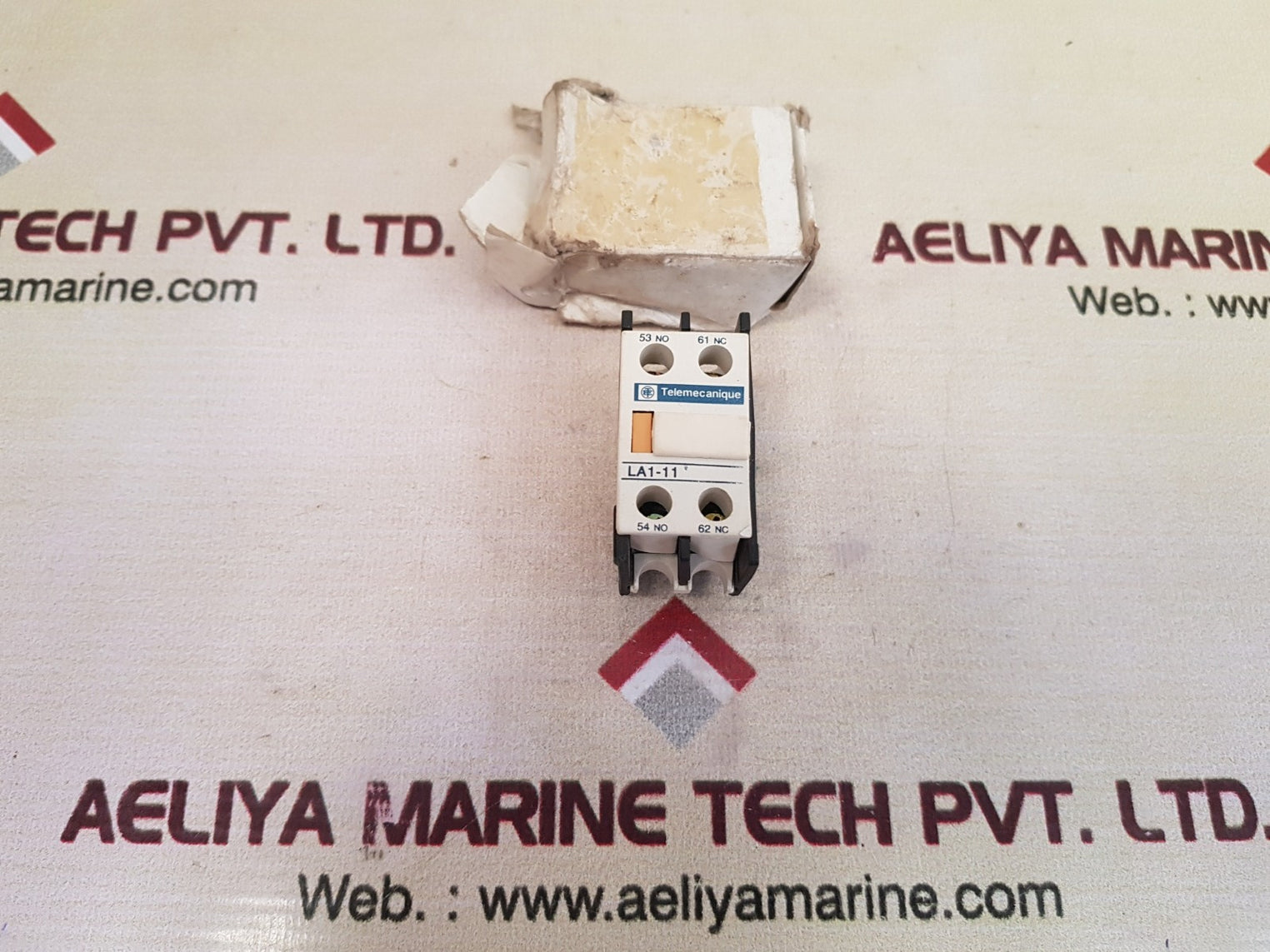 Telemecanique la1-11 contact block