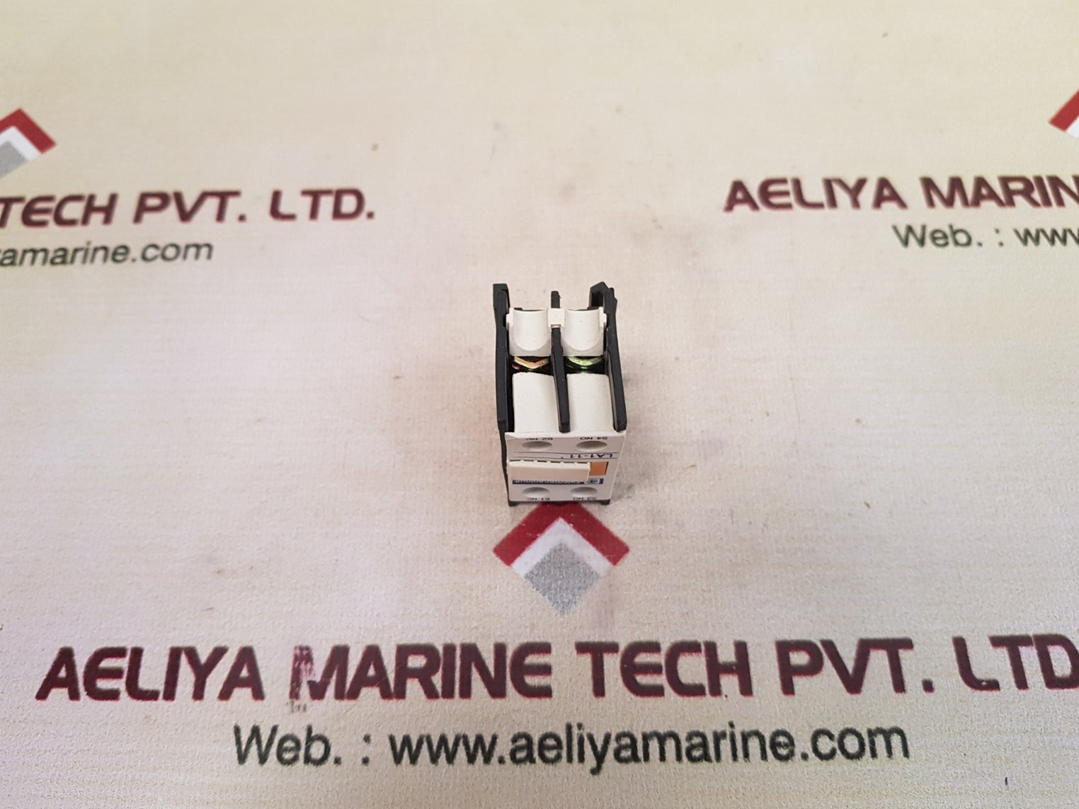 Telemecanique la1-11 contact block