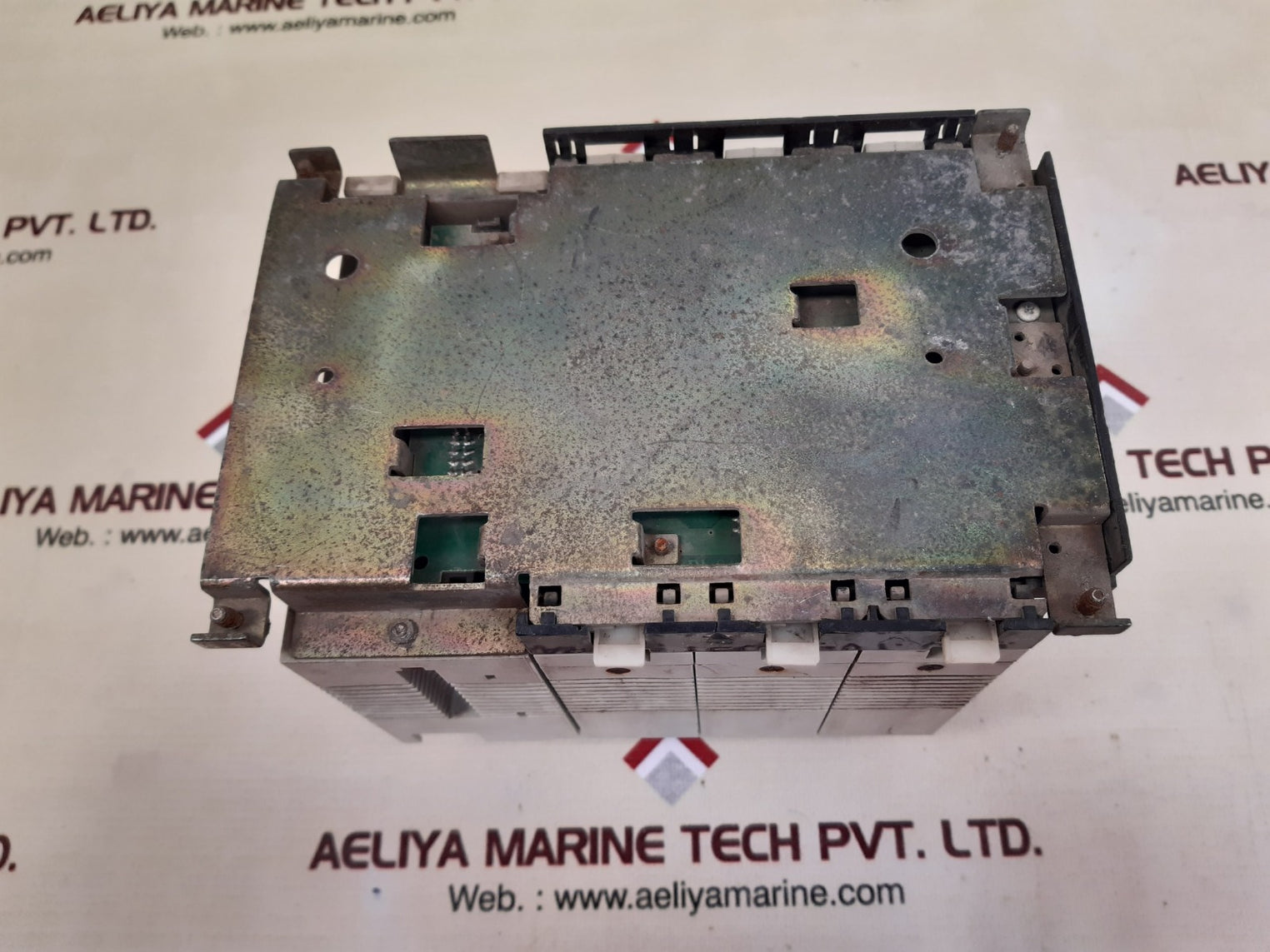 Omron C200H-ia222/C200H-oc225/Pa204 I/O Power Supply Unit With Base