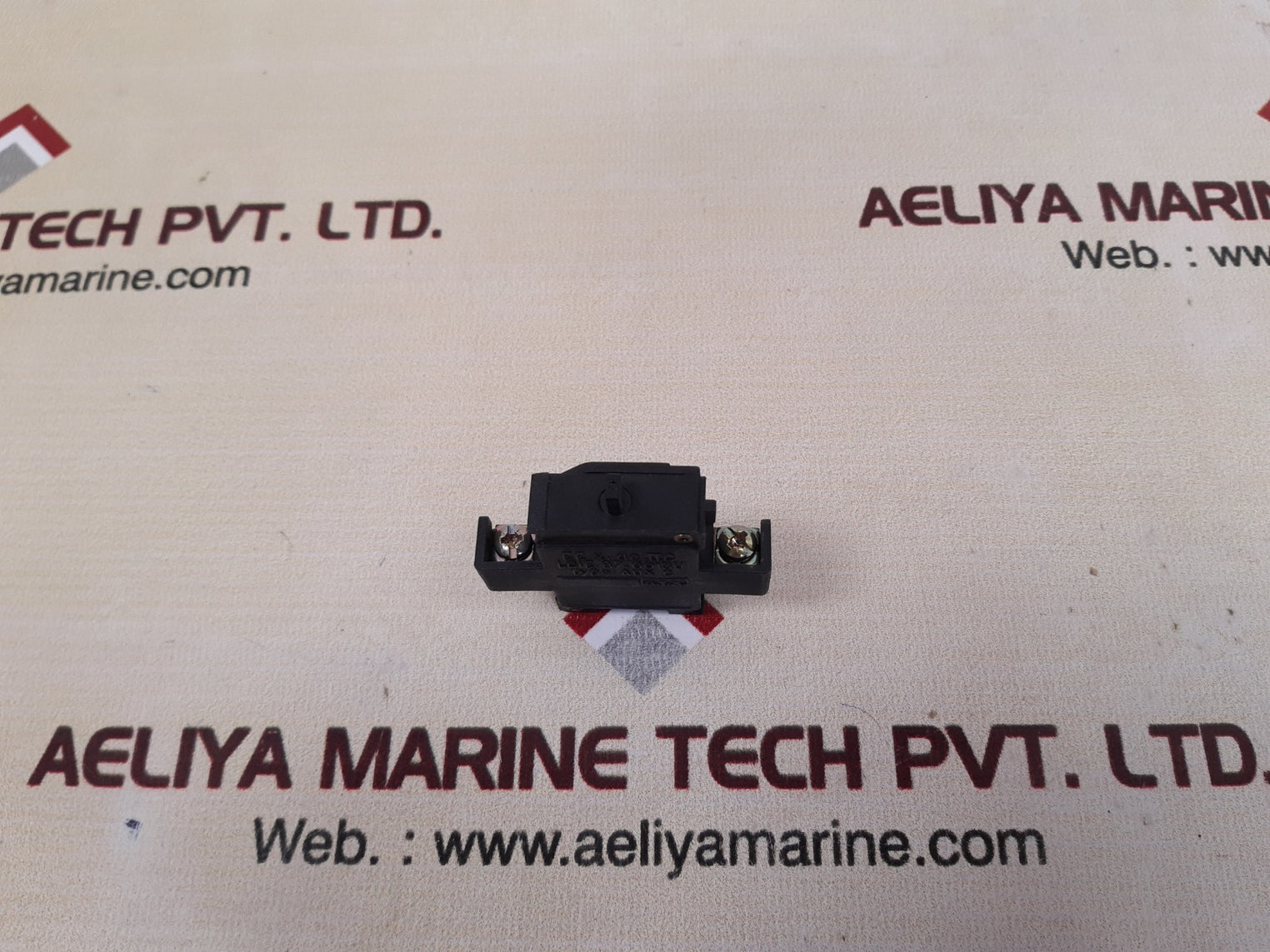 Set of 2x A.t.x. aux c socket 500v 10a