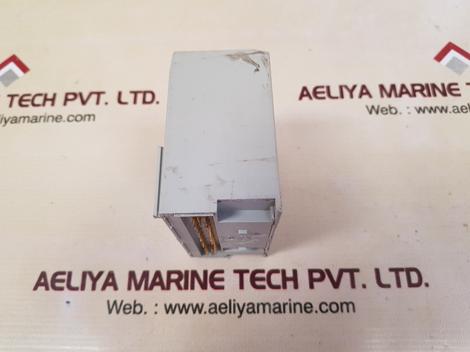 Mitsubishi Diasys Netmation Fxdom01 Digital Output Module Dc220V/ Ac240V 0.5A