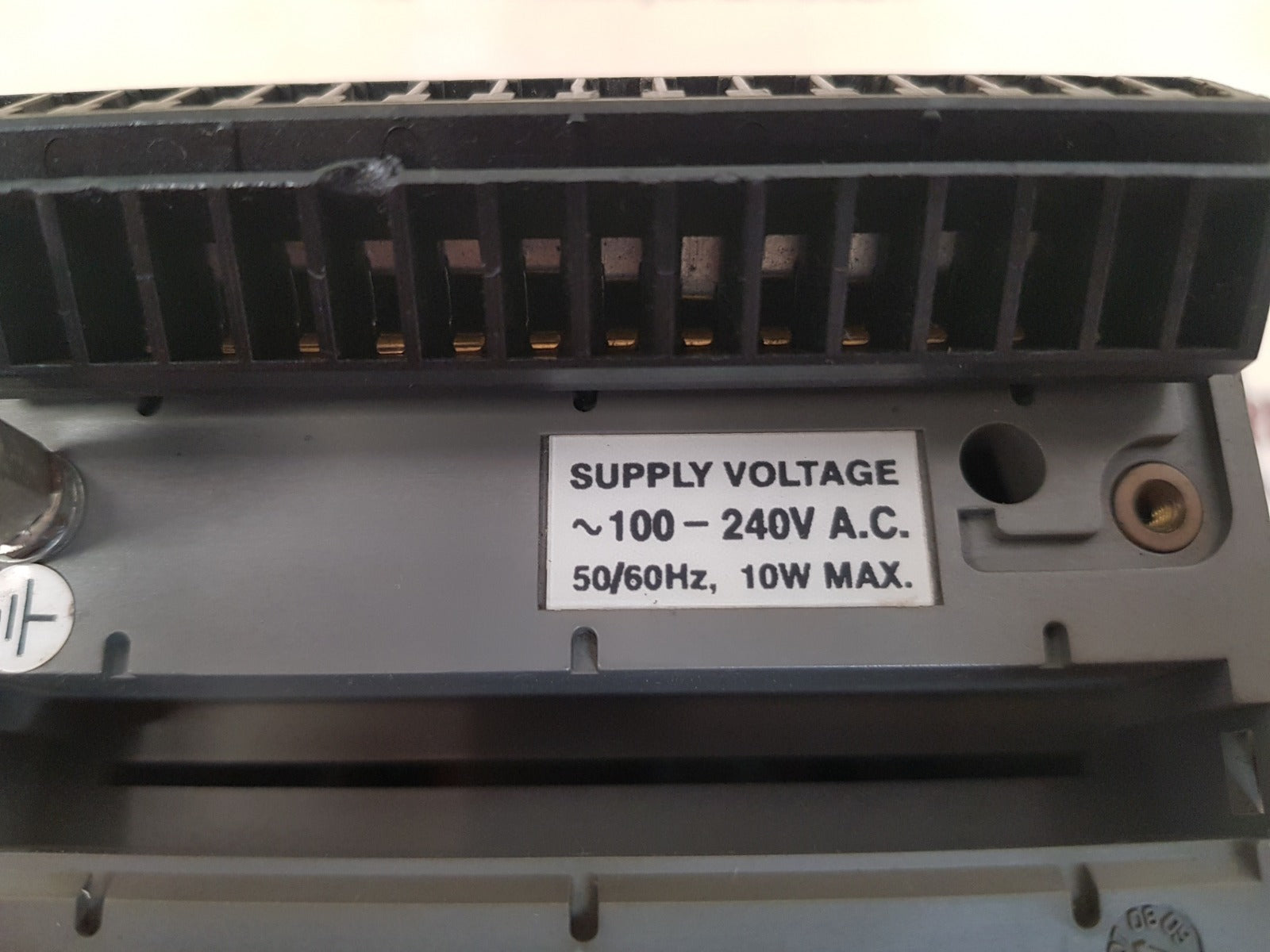 Abb Ax400 Ax410/50001 Analyzer 100-240V Ac, 50/60Hz, 10W