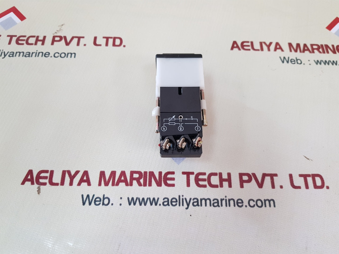 Eao 02-811-001 pushbutton switch