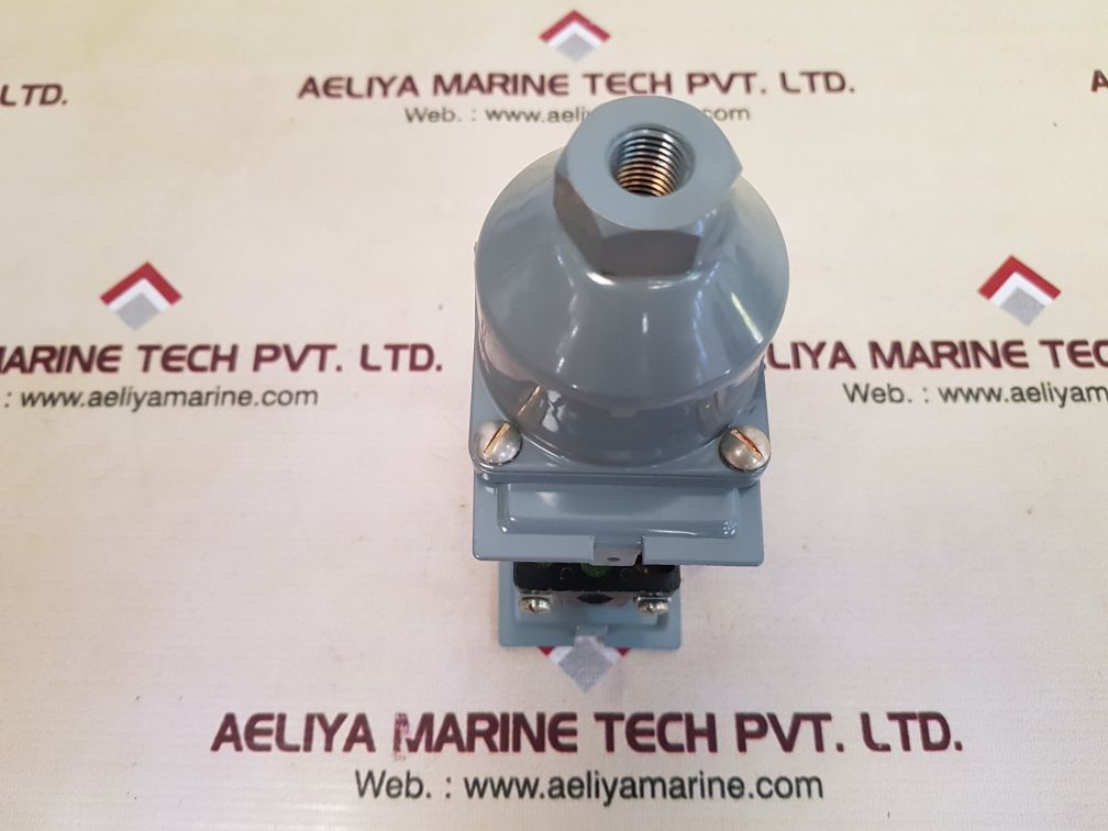 Allen-bradley 836-c3 ser.a pressure switch 80 psi/5.5bar