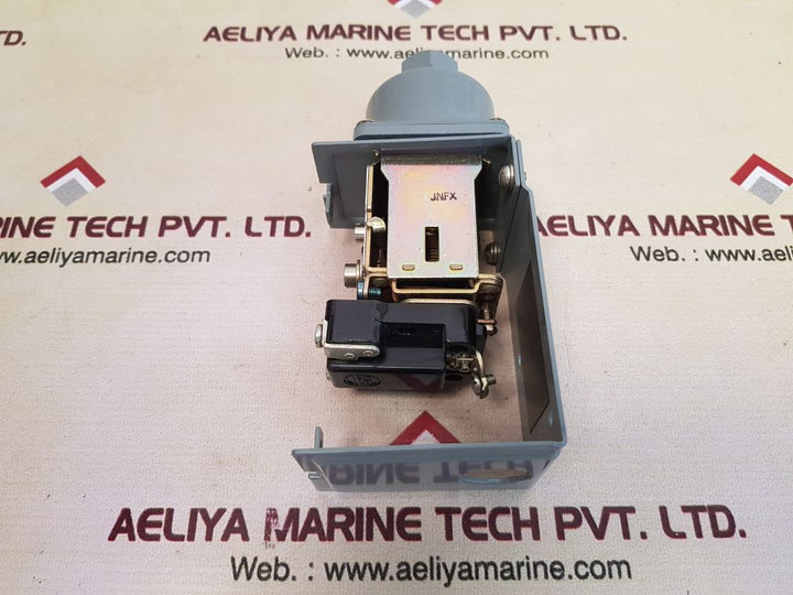 Allen-bradley 836-c3 ser.a pressure switch 80 psi/5.5bar