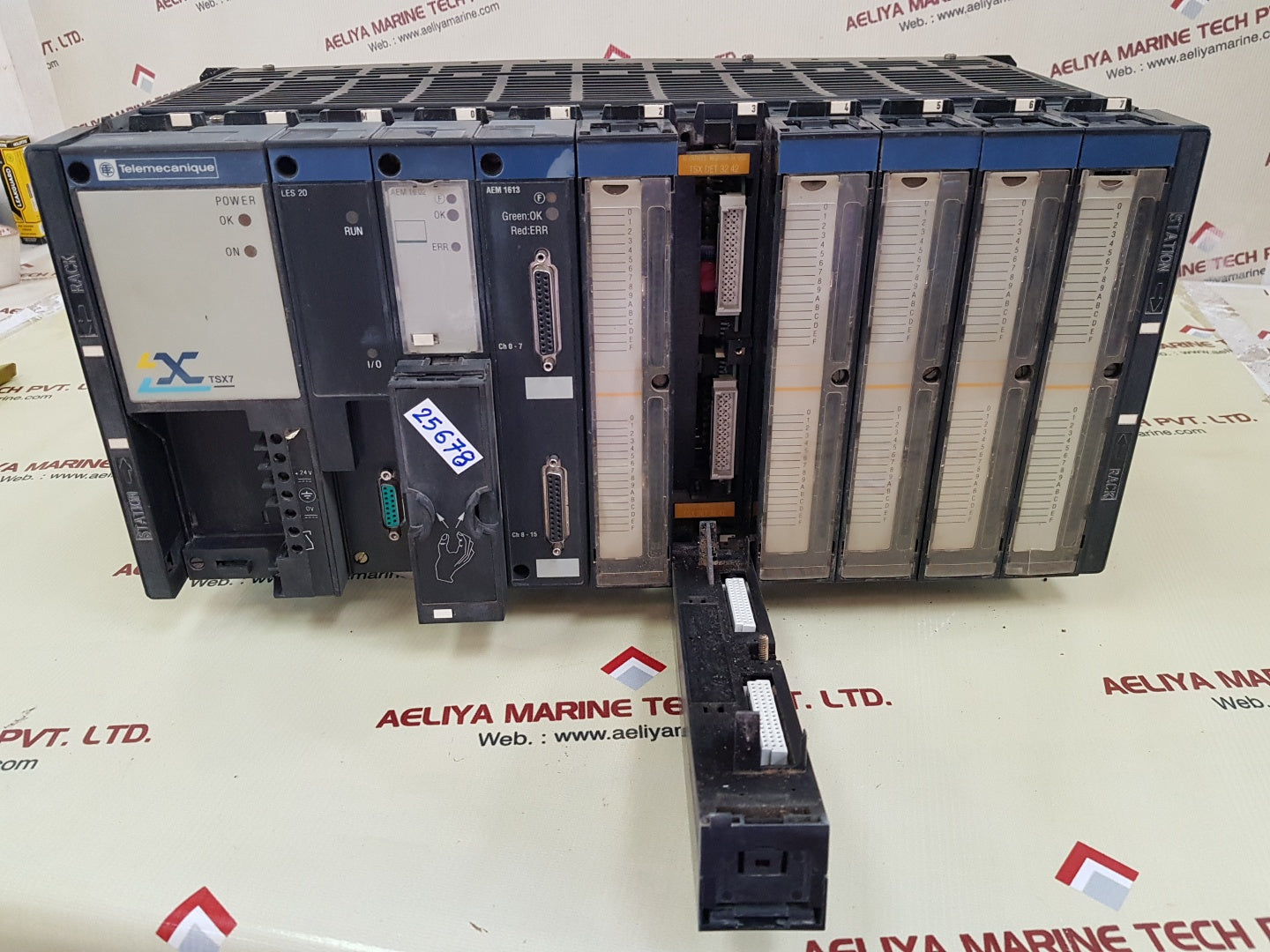 Telemecanique tsx7,tsxrkn82,les 20,aem 16 02,aem 1613, tsx det 32 42 module rack 