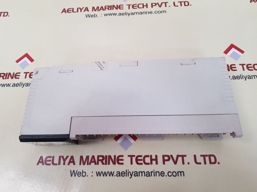 Schneider 140aci04000 analog input module pv: 02