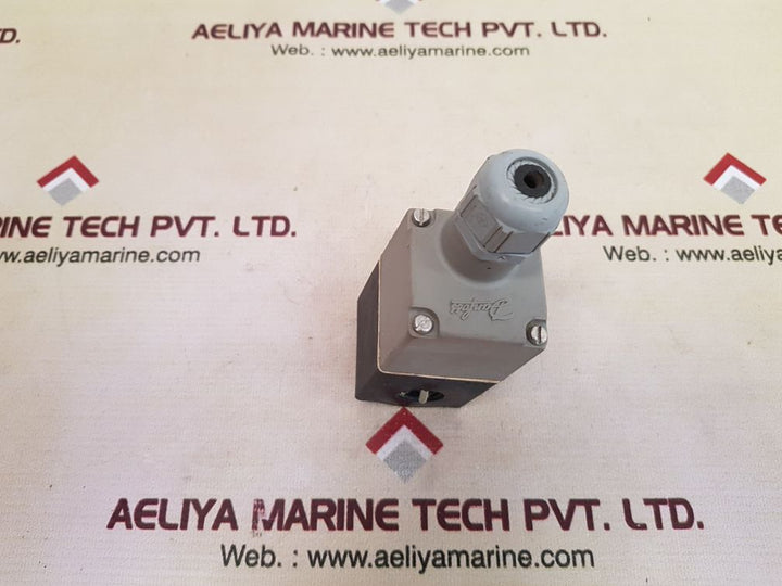 Danfoss 018z7960 solenoid valve coil