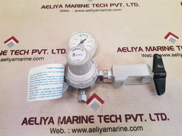 Comweld 518804 medical oxygen regulator 0 to 30000 kpa