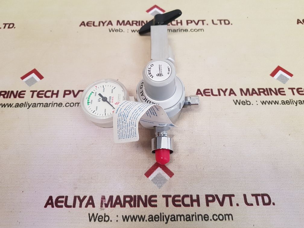 Comweld 518804 medical oxygen regulator 0 to 30000 kpa