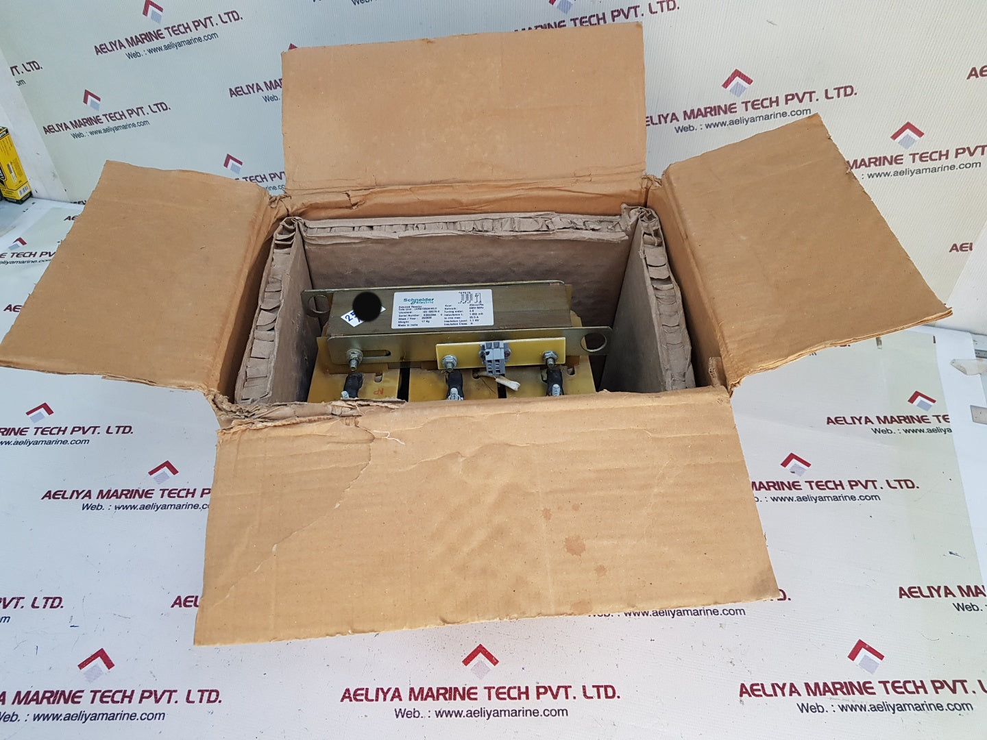 schneider electric lvr07100a44l0 detuned reactor