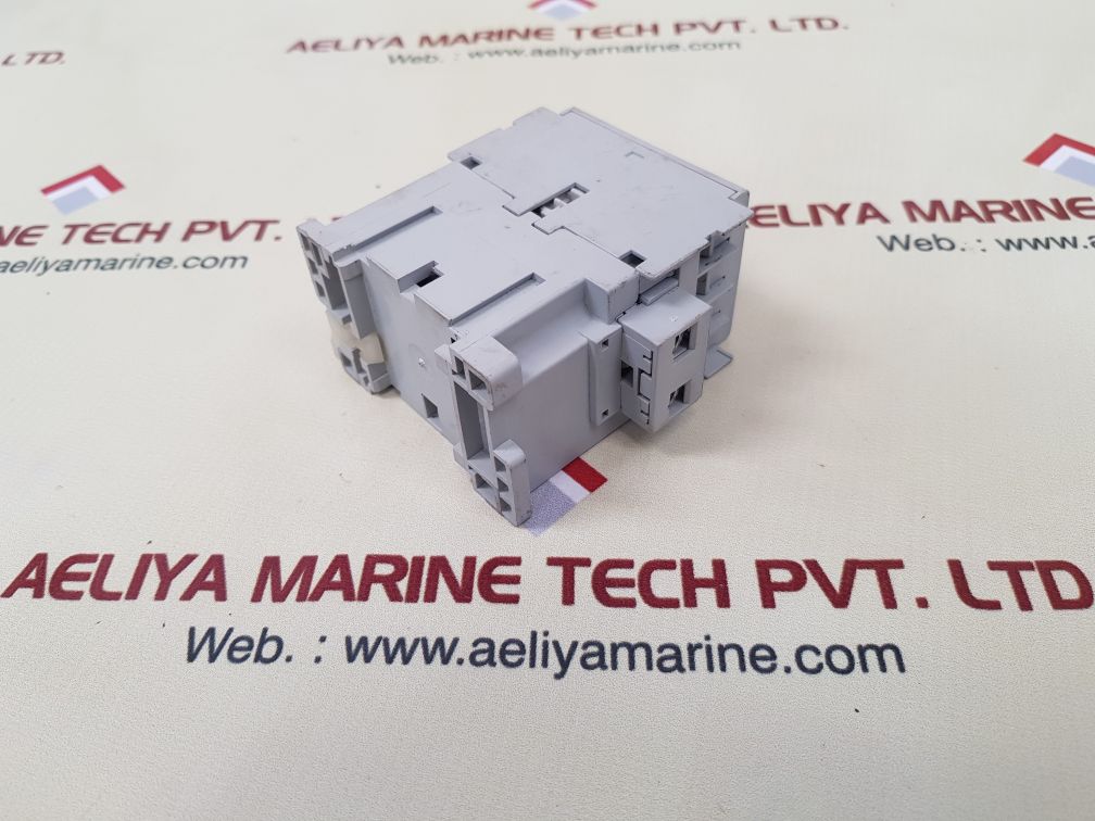Allen-bradley 100-c16*10 ser.b contactor USed
