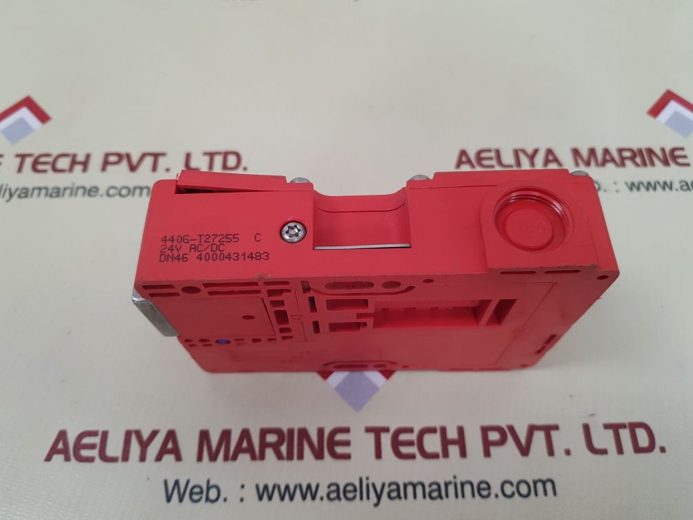 Allen-bradley tls2-gd2 safety interlock switch with guard locking