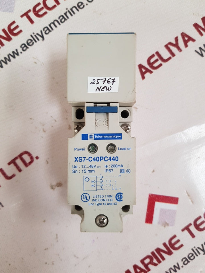 Telemecanique xs7-c40pc440 proximity switch