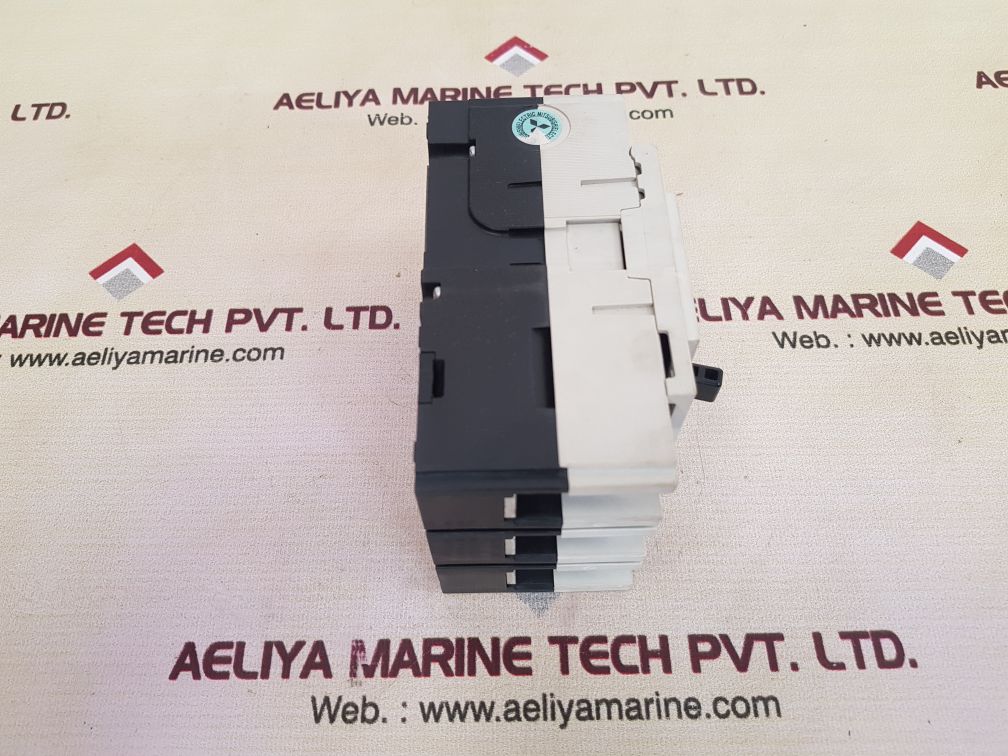 Mitsubishi nf125-sv no-fuse circuit breaker 100 a