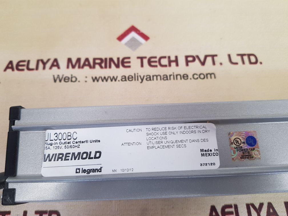 Wiremold ul300bc plug-in outlet center units