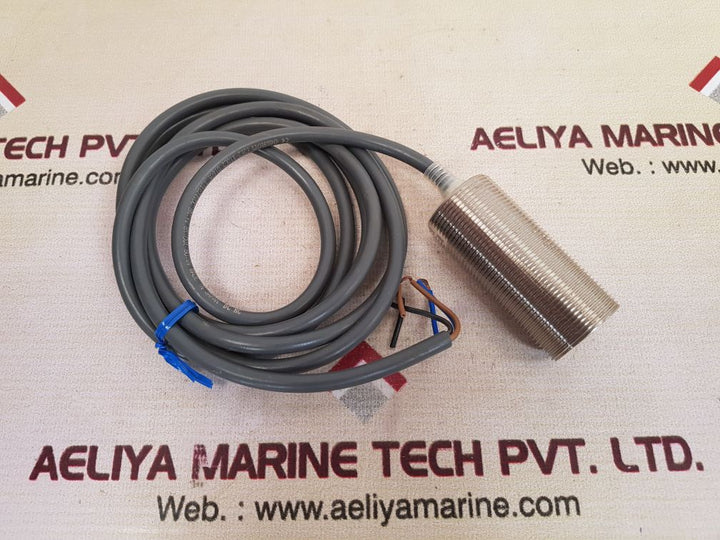 Omron e2e2-x10c2 proximity sensor