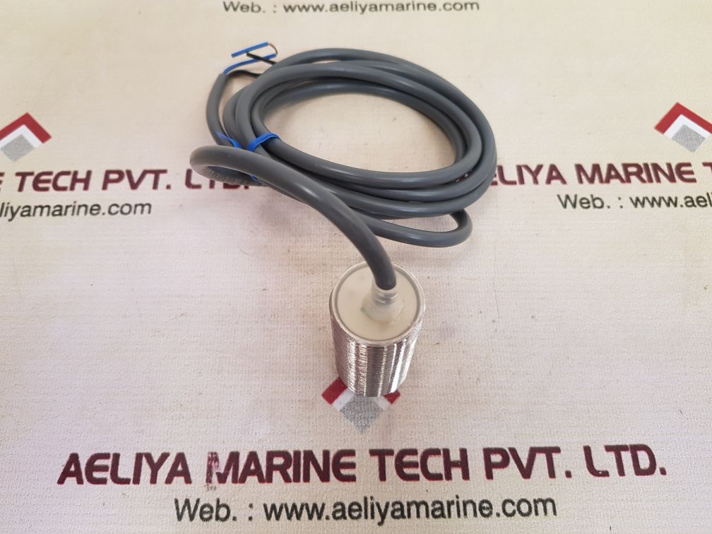 Omron e2e2-x10c2 proximity sensor