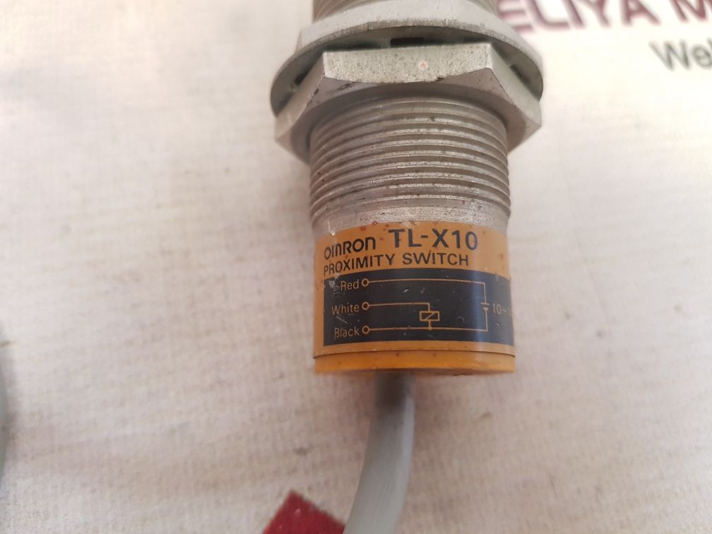 Omron tl-x10 proximity switch 10~14vdc