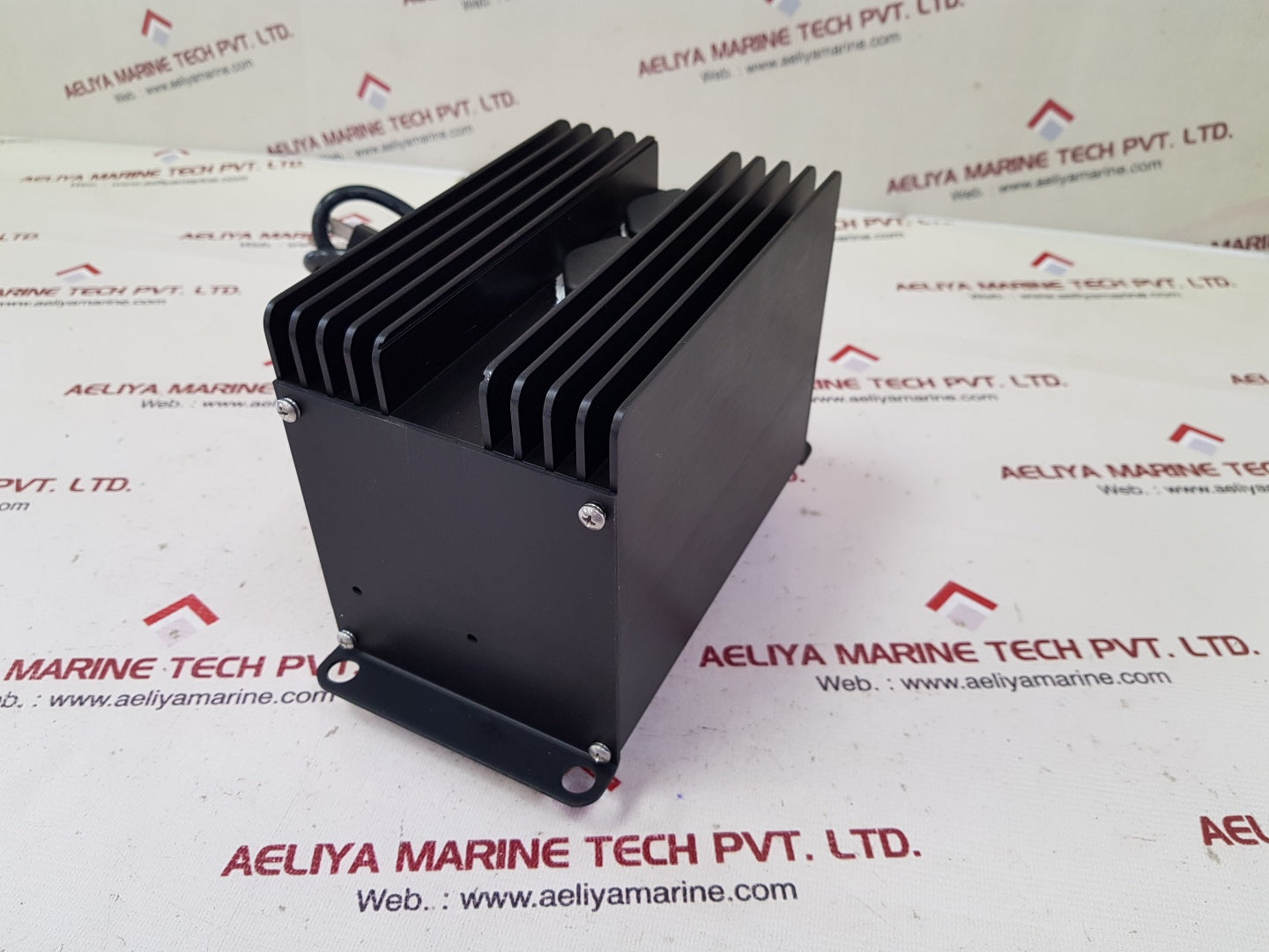 Newmar 115-12-8 dc power supply 12 volt, 8amps