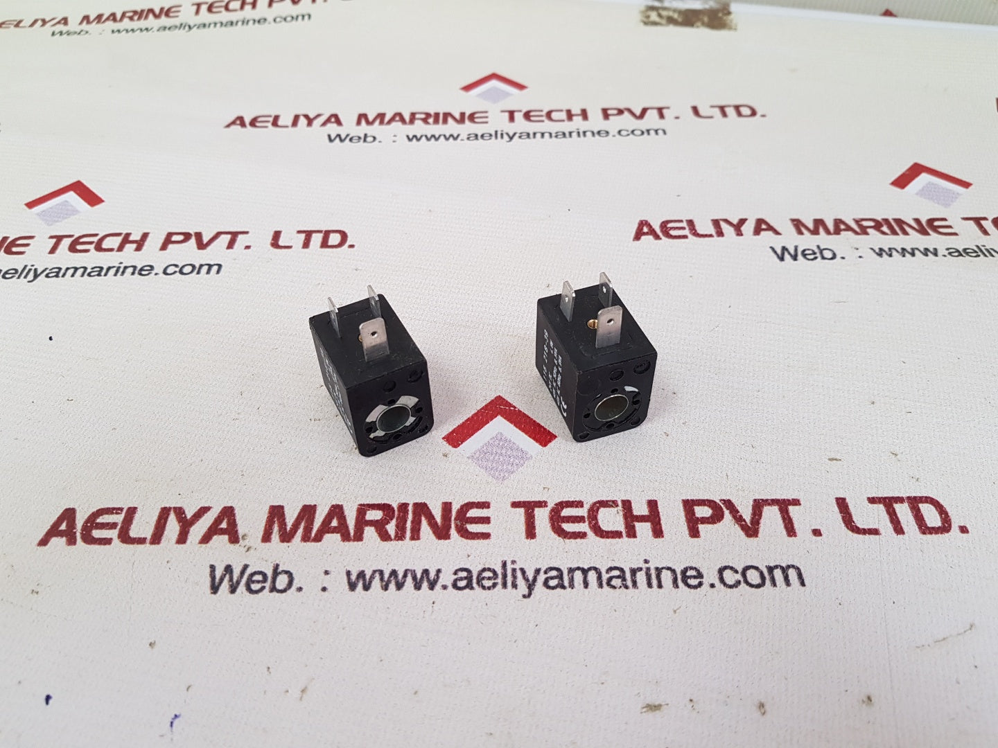 Lot Of 4X 116 218-39 solenoid coils 24vdc