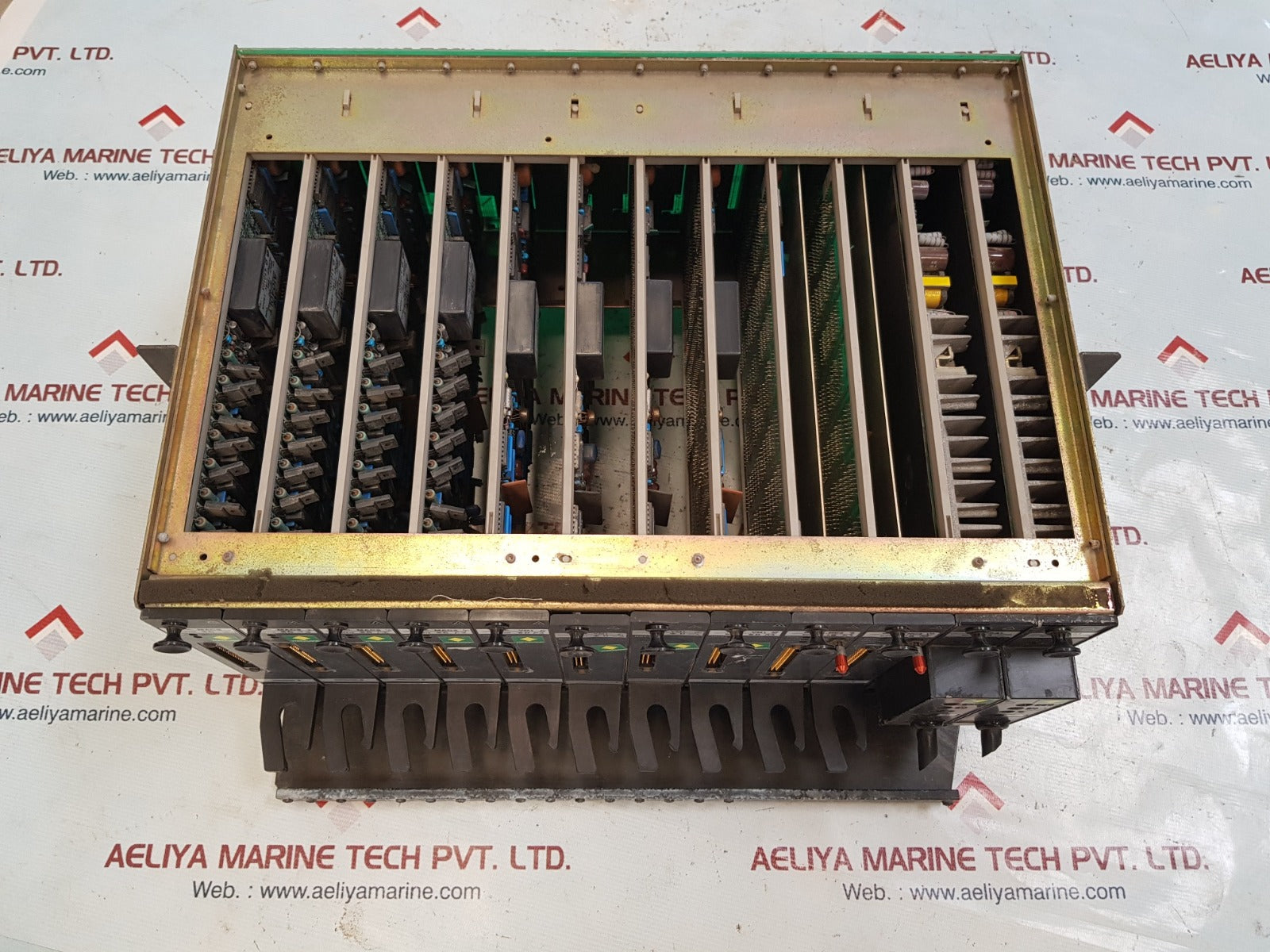 Yokogawa mac2*c,vm1*d,nc4*b,ps31*a module rack