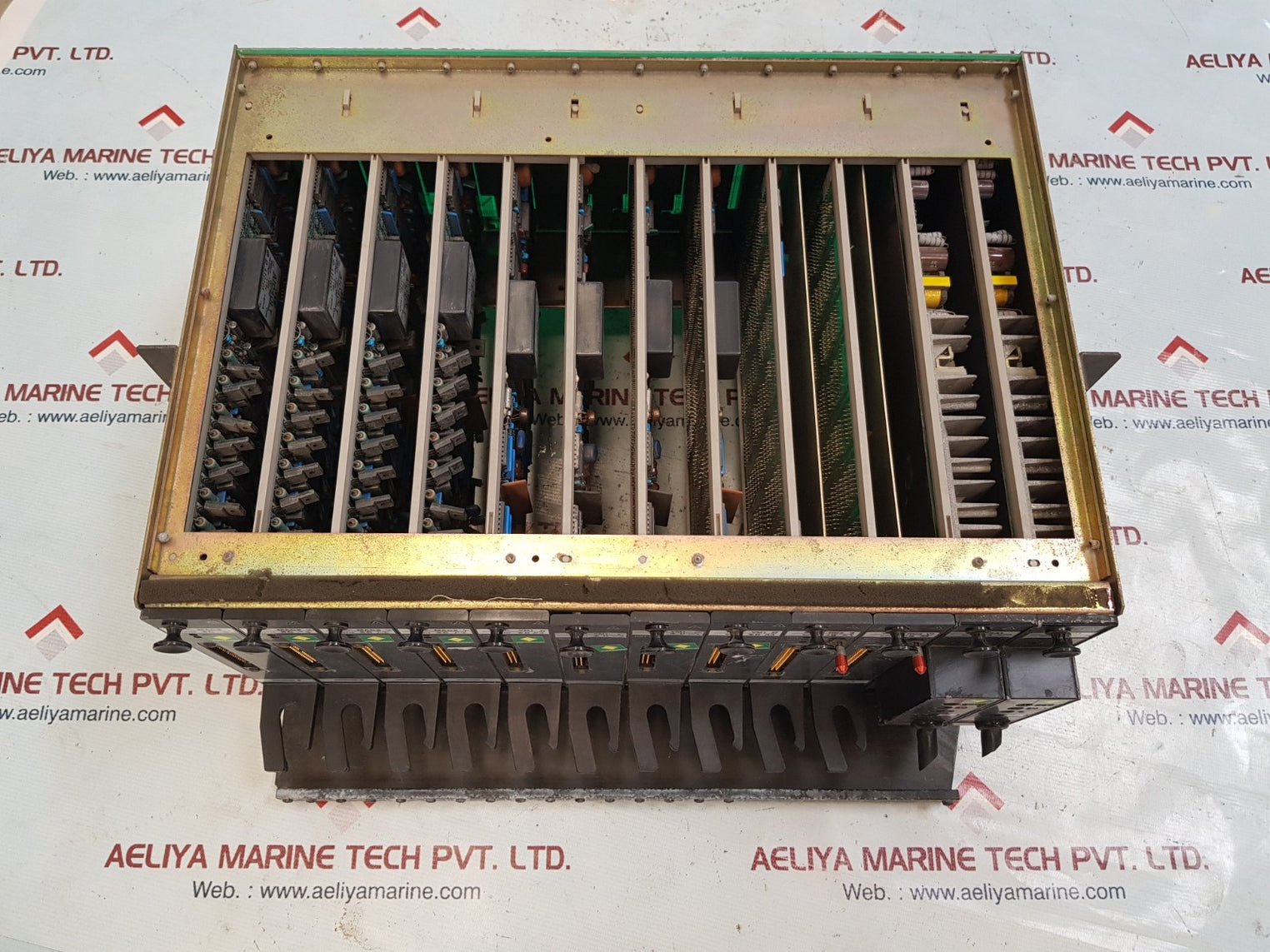 Yokogawa mac2*c,vm1*d,nc4*b,ps31*a module rack