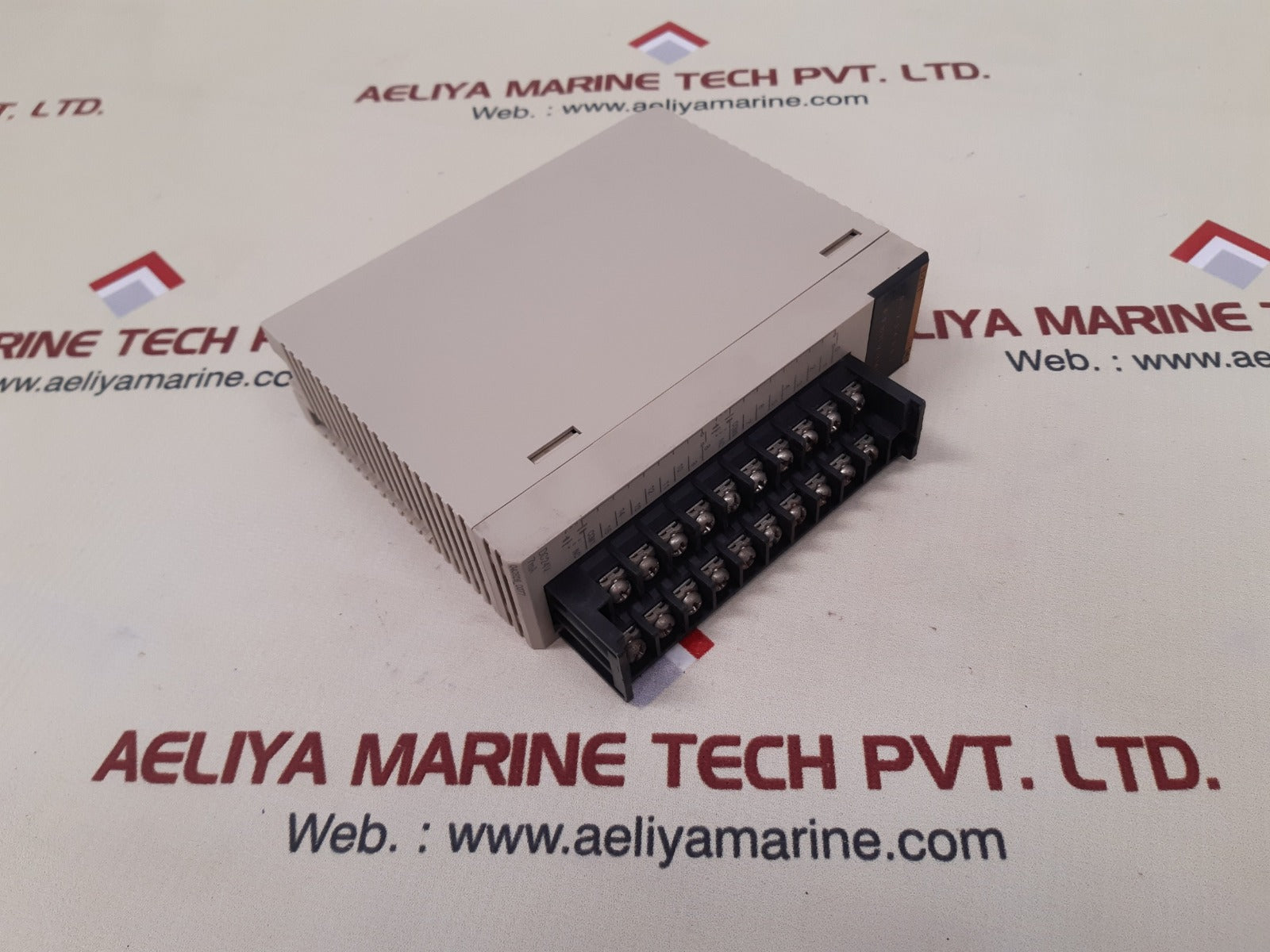 Omron cs1w-id211 input unit