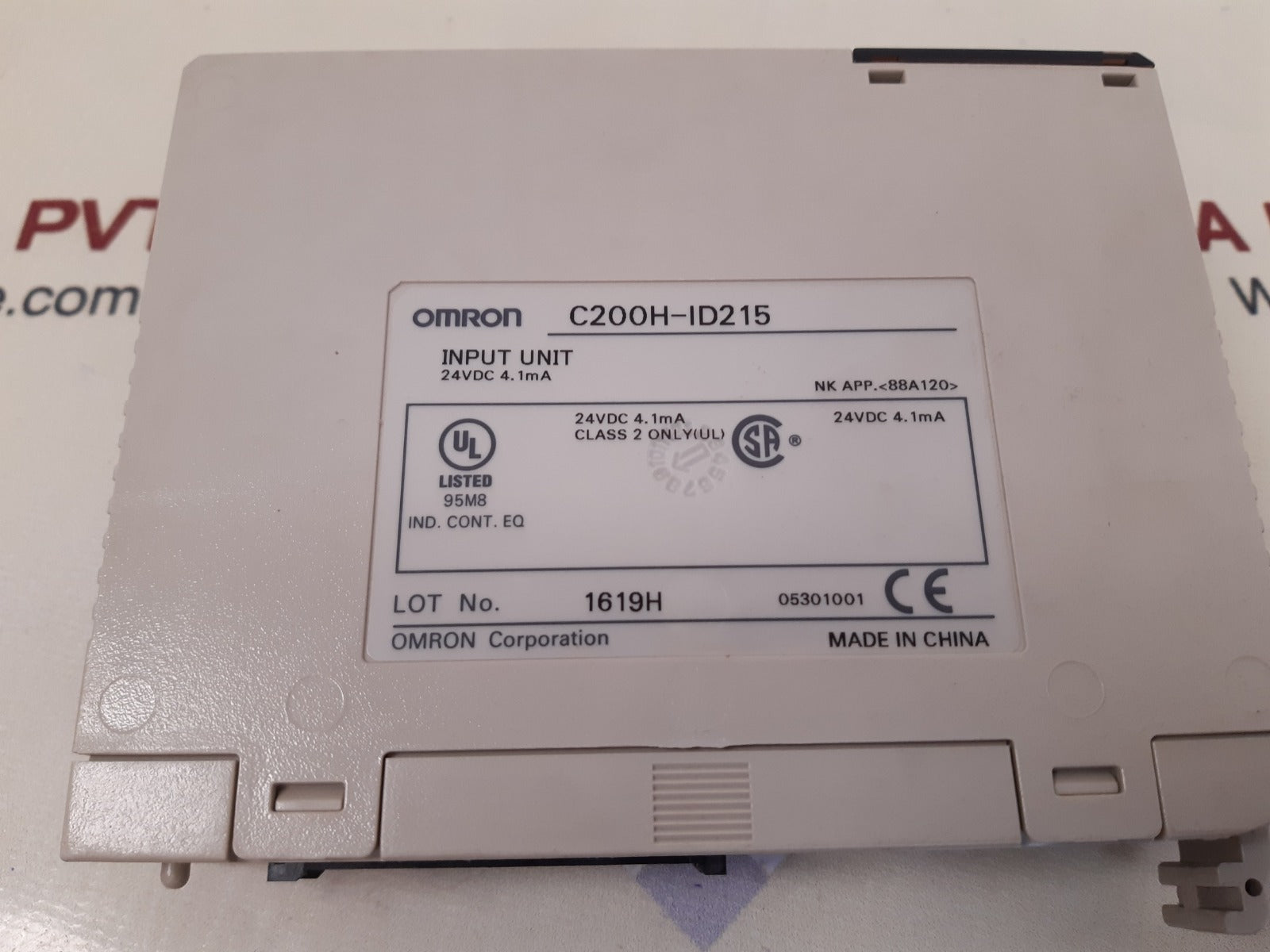 Omron c200h-id215 input unit 24vdc 4.1ma new