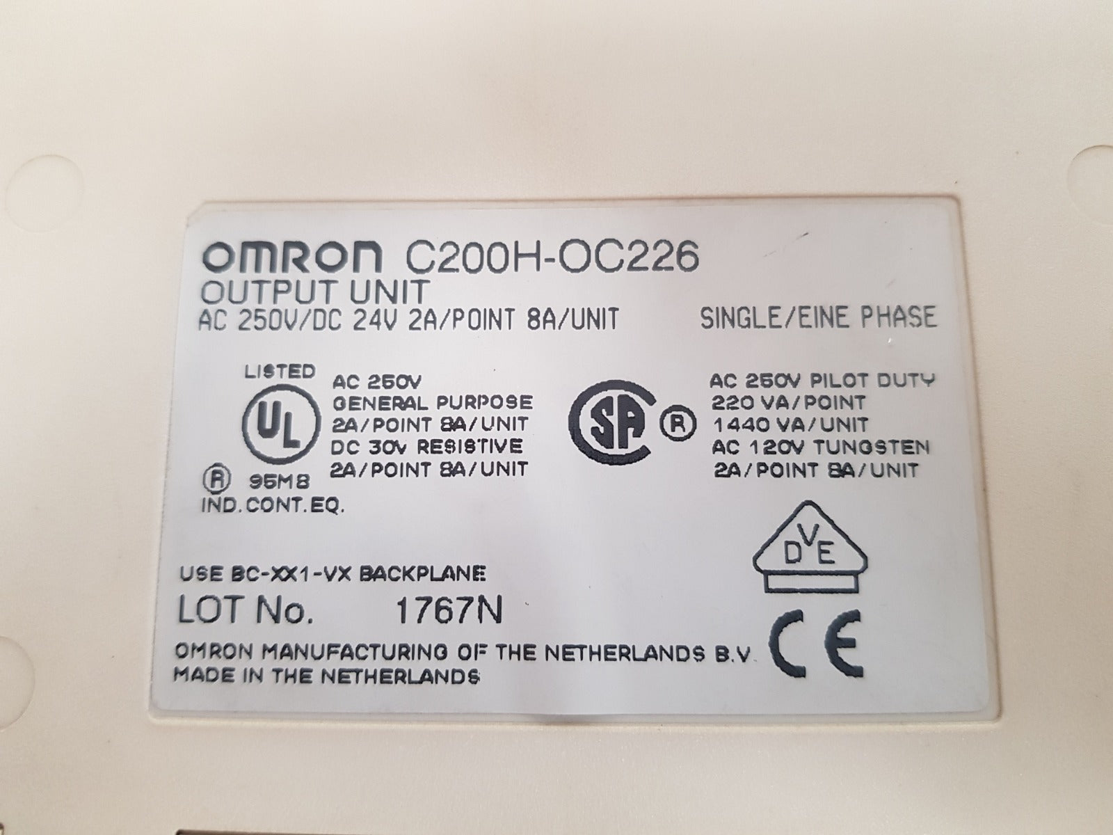 Omron c200h-oc226 output unit ac250v/dc24v