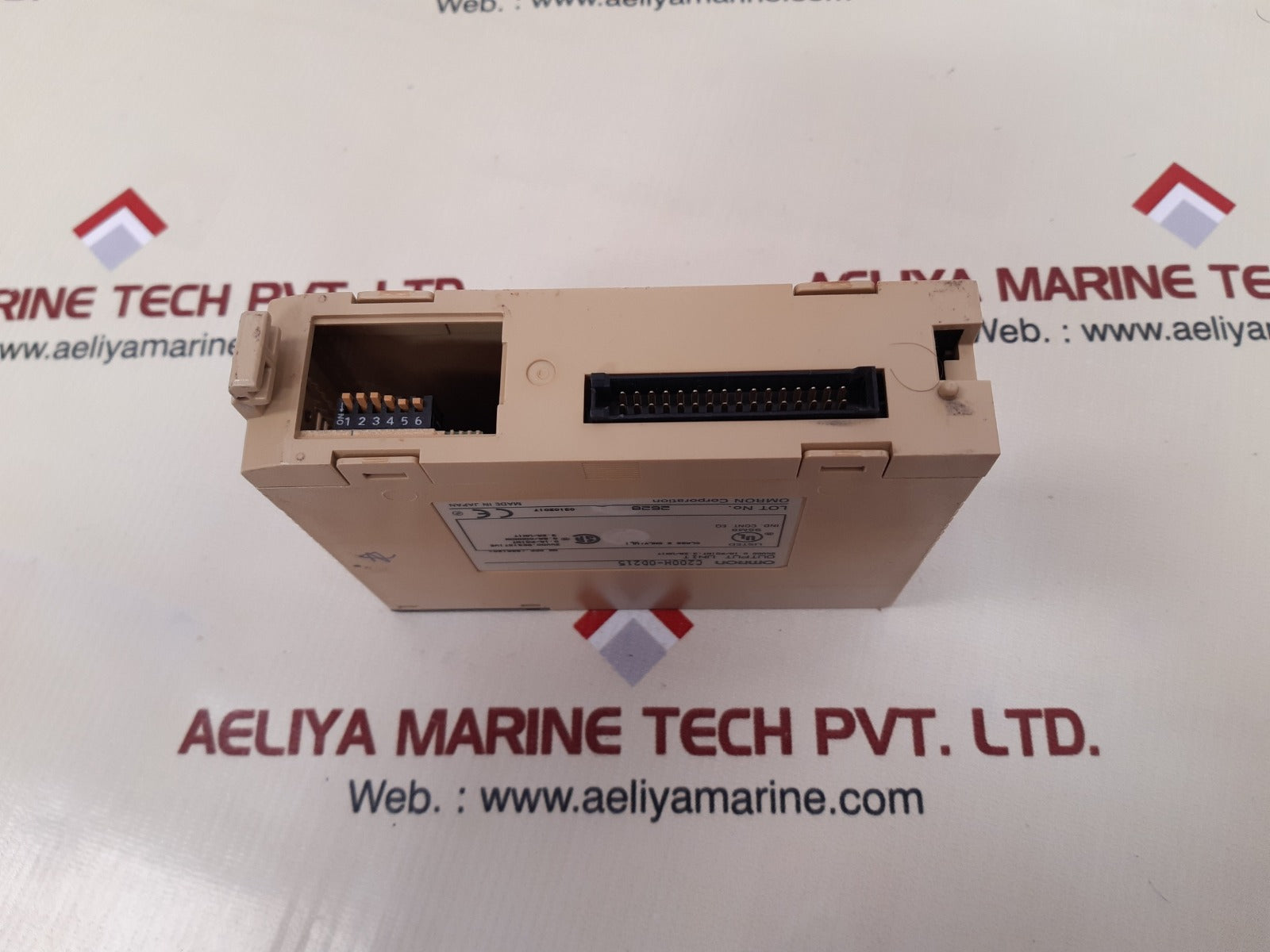 Omron c200h-od215 output unit 0.1a/point 3.2a/unit