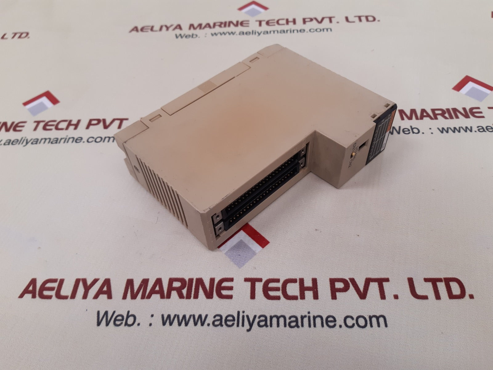 Omron c200h-id217 input unit 24vdc 4.1 ma