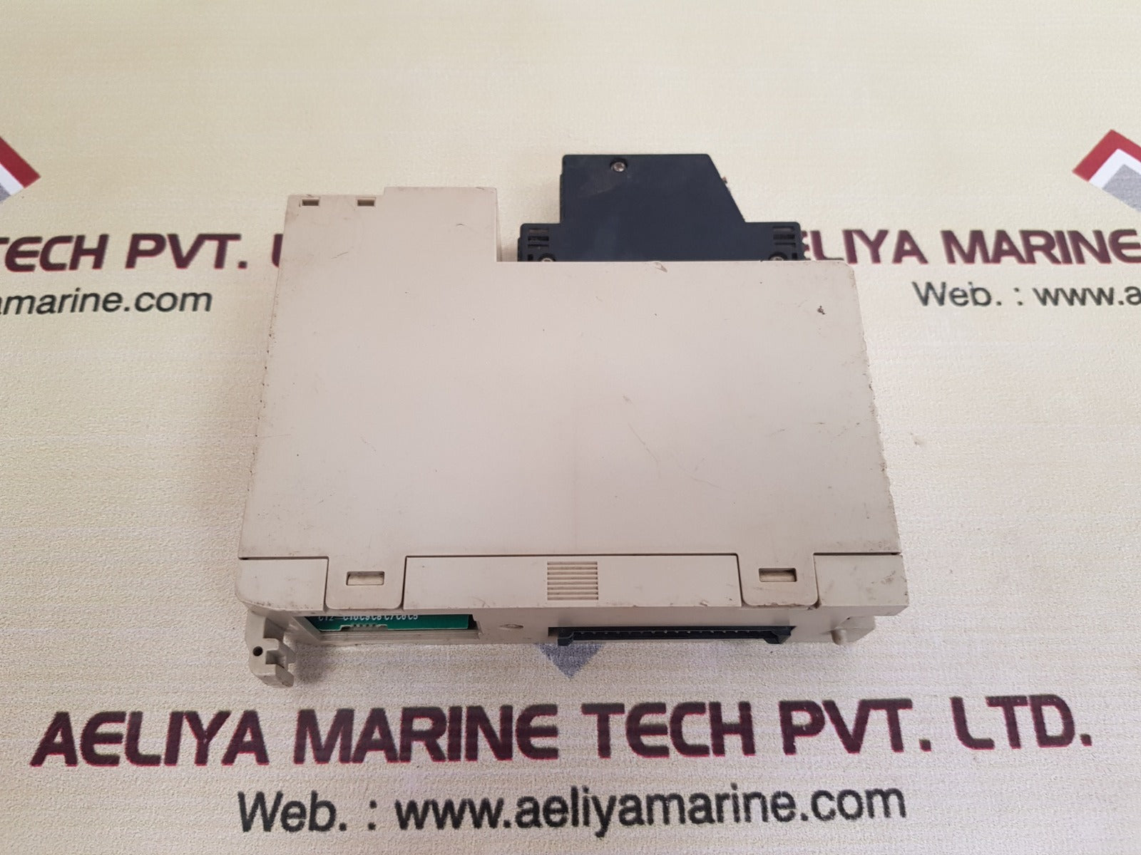 Omron c200h-0d218 output unit 24vdc