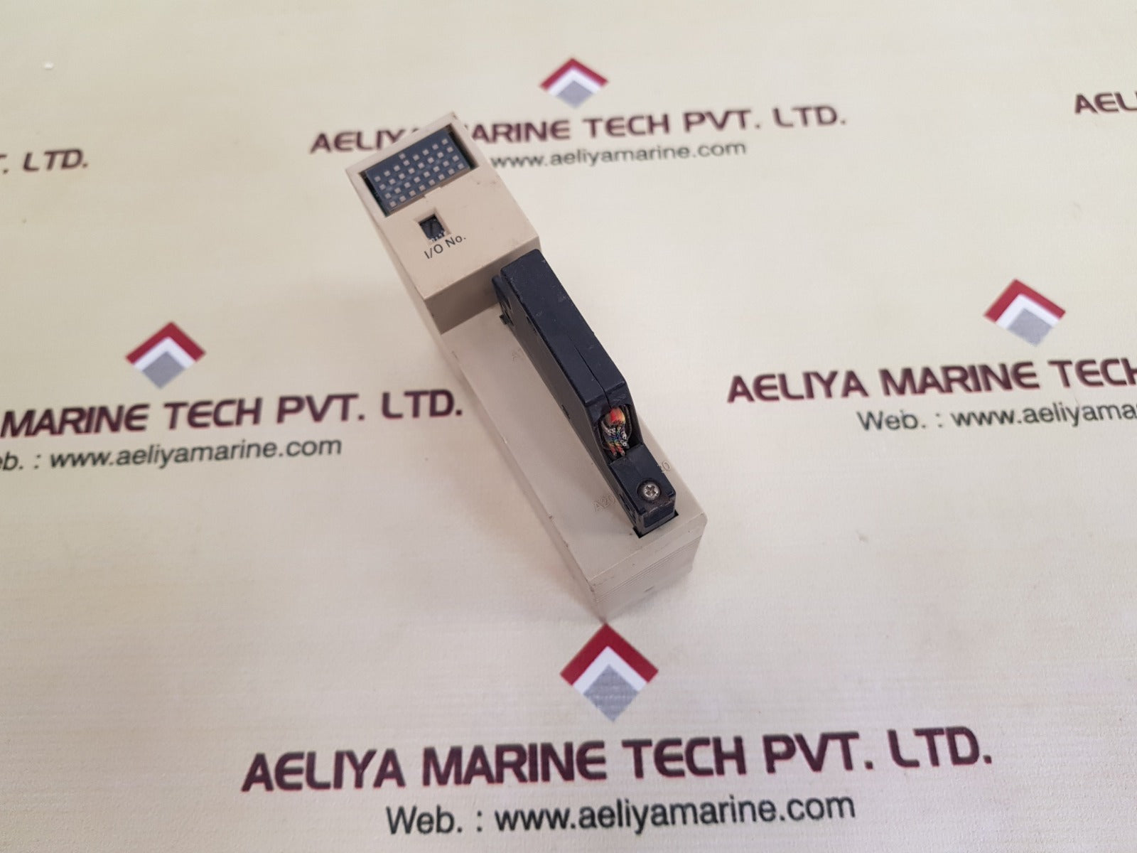 Omron c200h-0d218 output unit 24vdc