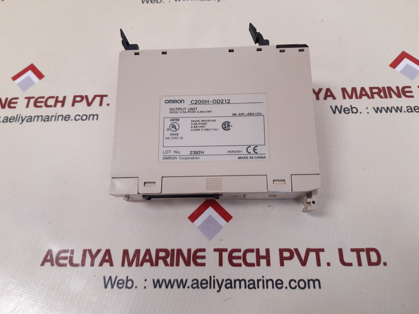 Omron c200h-od212 output unit 4.8a/unit 0.3a/point