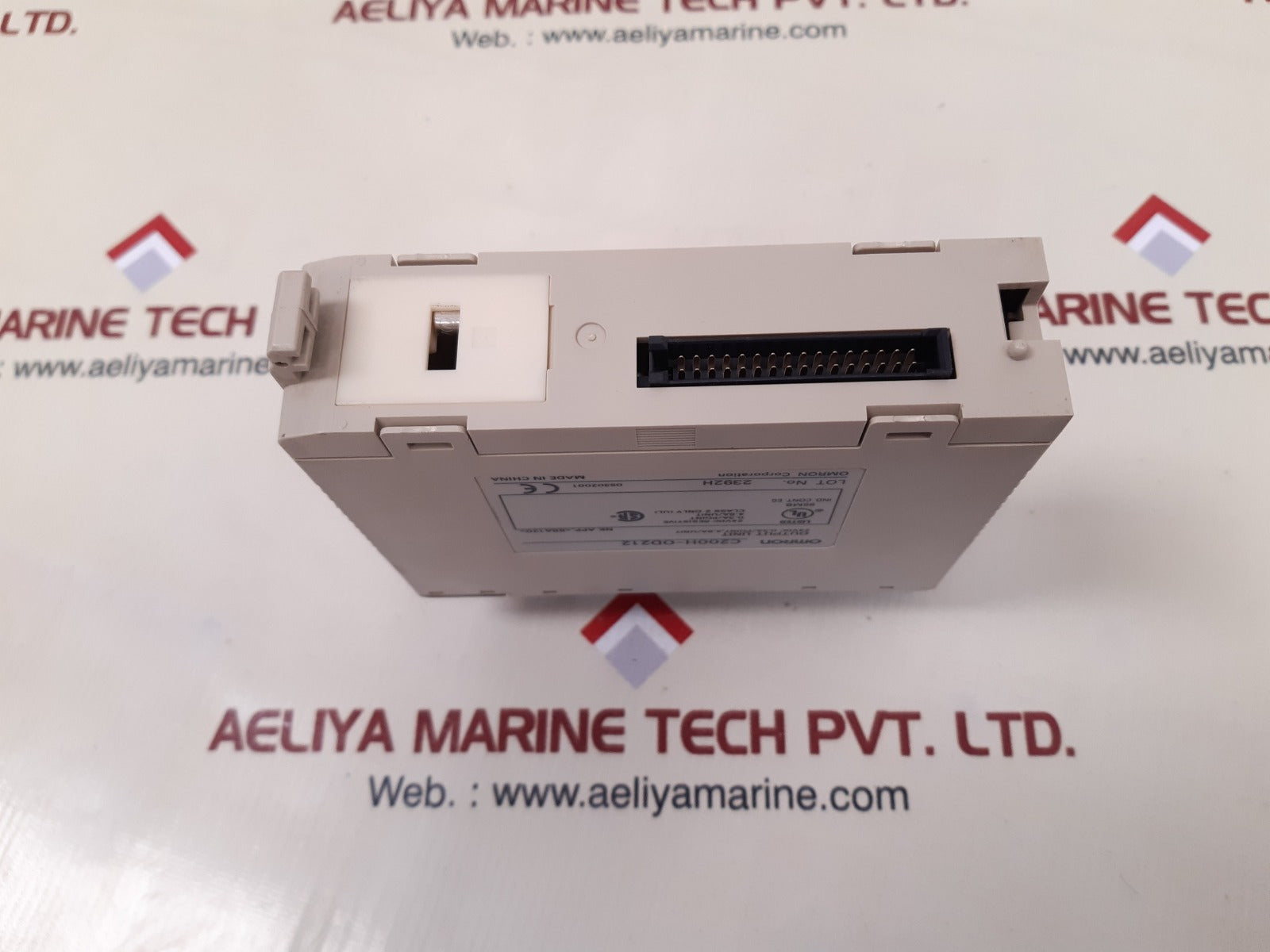 Omron c200h-od212 output unit 4.8a/unit 0.3a/point