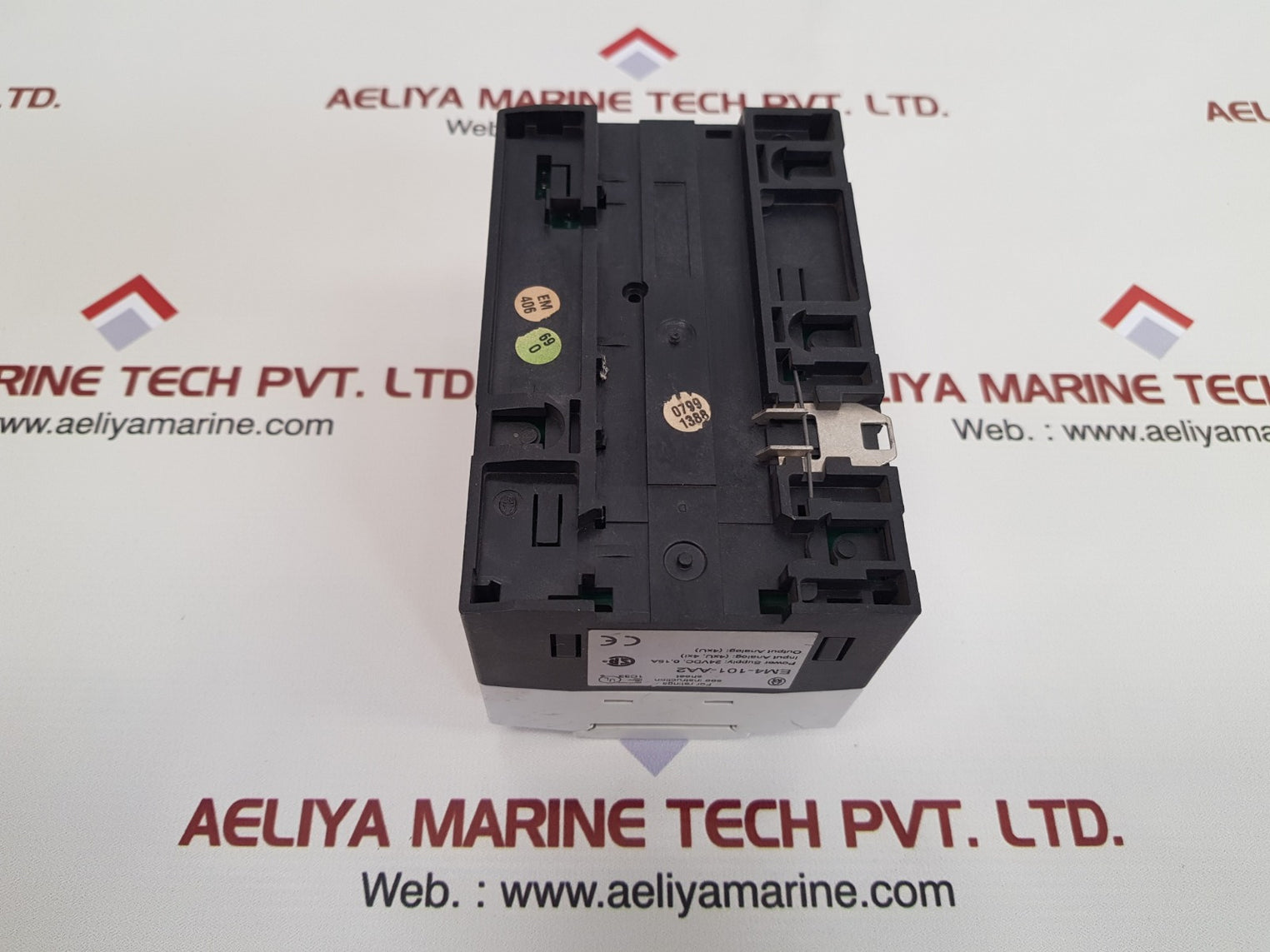 Moeller em4-101-aa2 analog i/o module 24vdc, 0,15a