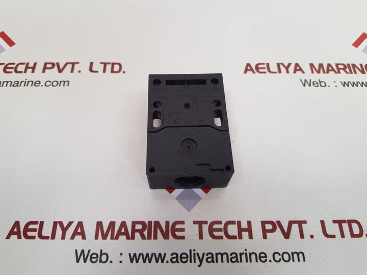 Schmersal az 15 zvk-m20 safety interlock switch