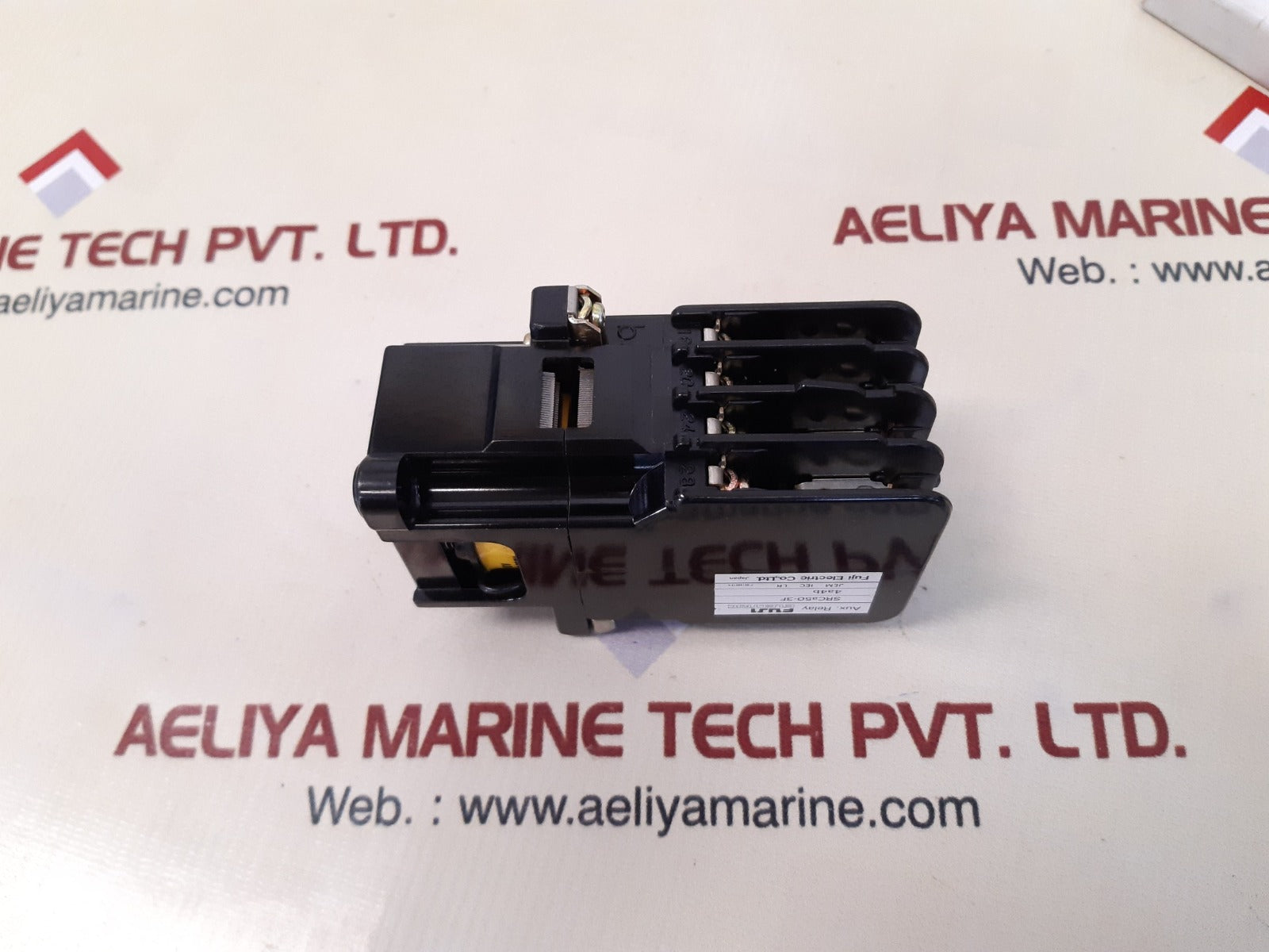 Fuji electric srca50-3f auxiliary relay contactor new