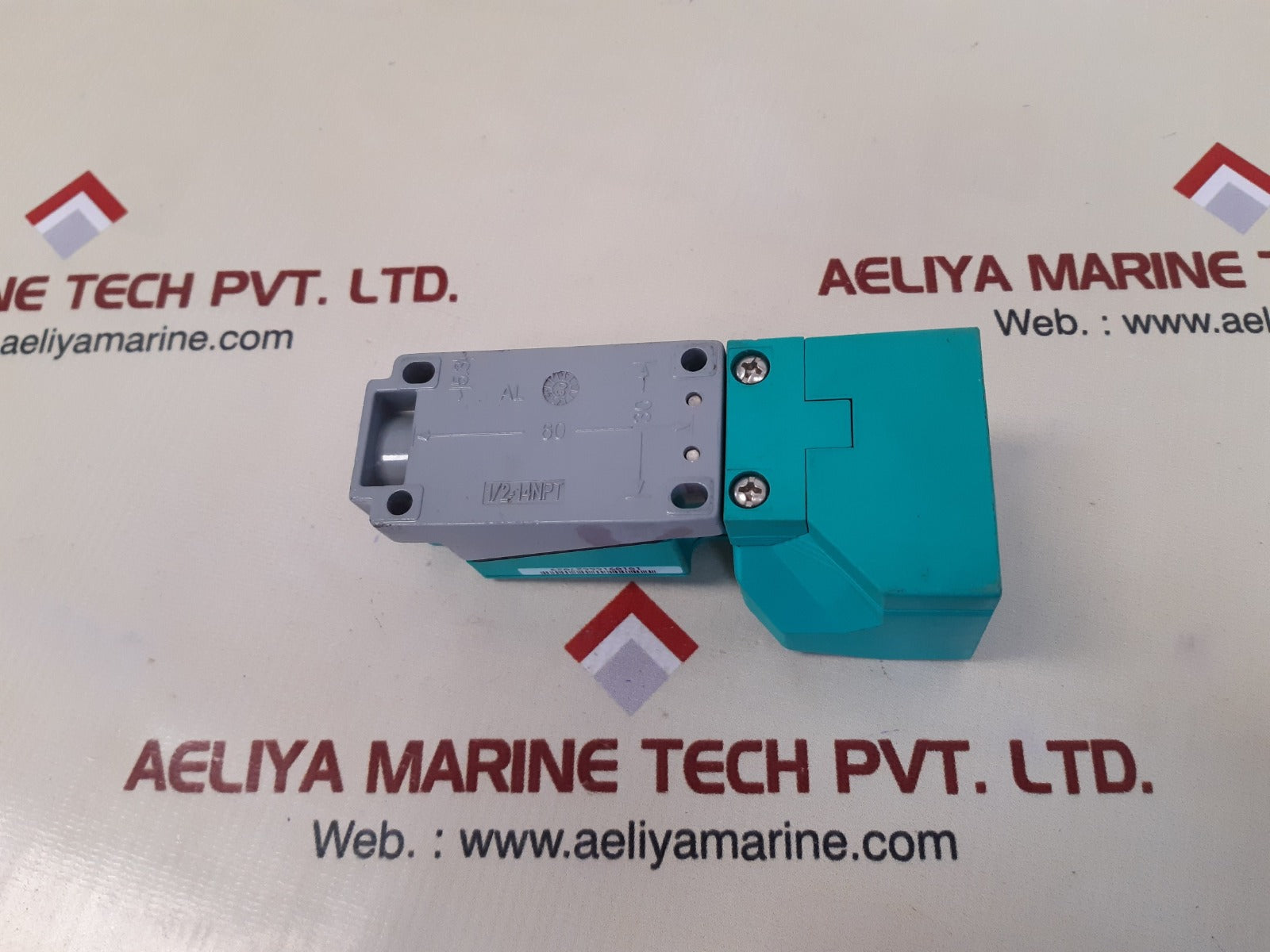 Pepperl+fuchs ncn40+u4+n0 proximity sensor 85986