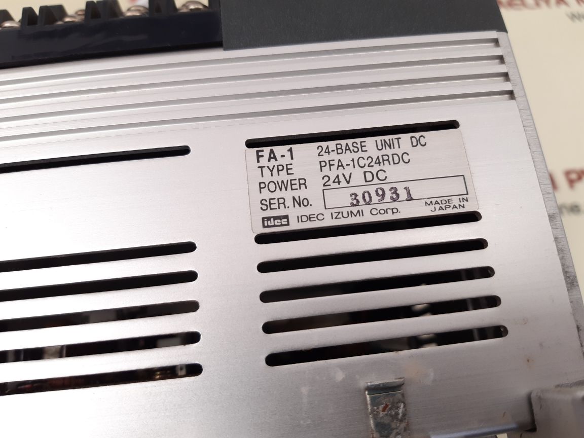 Idec izumi pfa-1c24rdc 24-base unit programmable controller